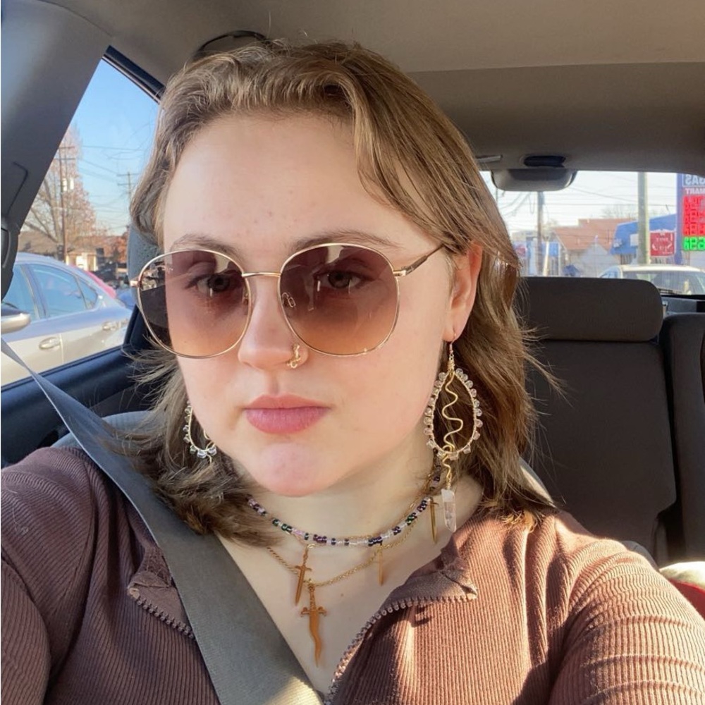 Meet your Posher, Eve